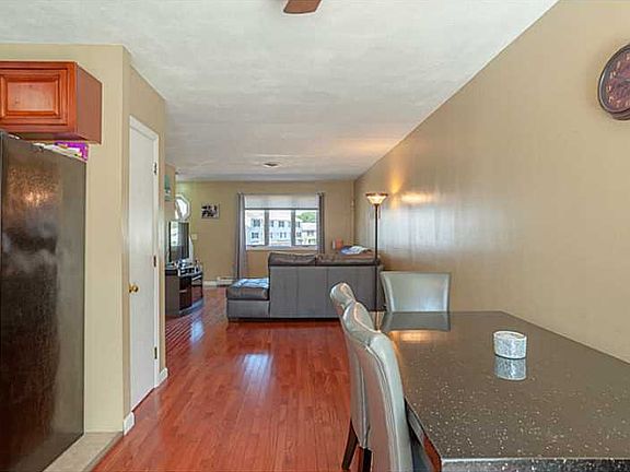 3rd image of 76 Sunflower Cir #76