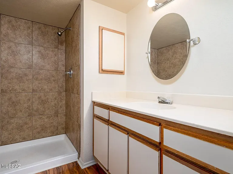 1691 W Midvale Village Dr — Photo 4