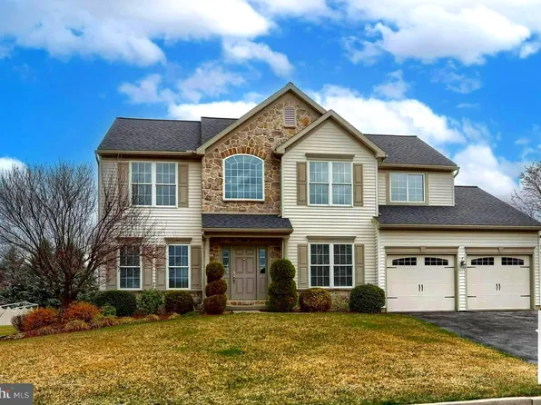 593 Sweetwater Dr #L-0016, Palmyra, PA 17078