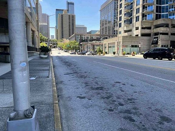 Exterior Neighborhood (street photo)