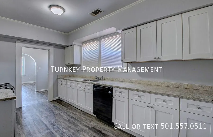 1508 Sycamore Street — Photo 3