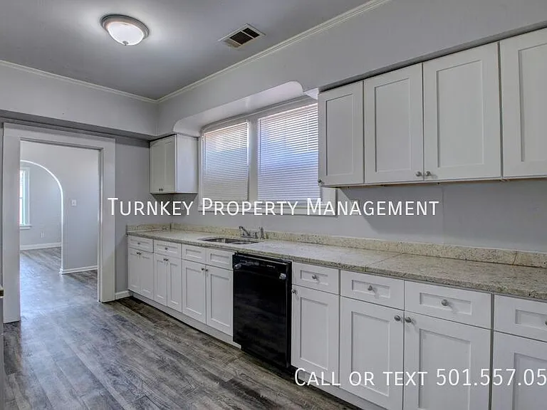 1508 Sycamore St — Photo 3