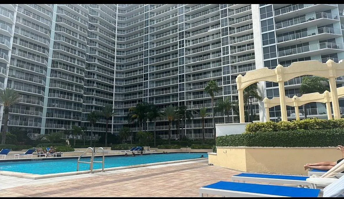 2 bed, 1600 sqft, $1,600 — Photo 3