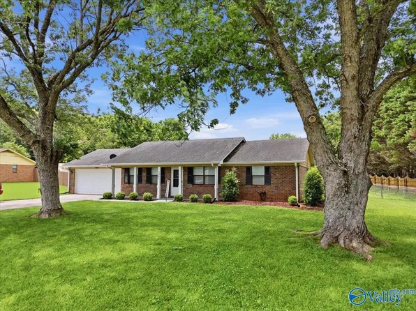 5063 Winchester Rd, New Market, AL 35761