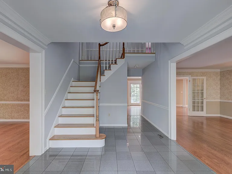 42 Ellsworth Dr — Photo 5