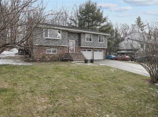 26 McGarrah Rd, Monroe, NY 10950