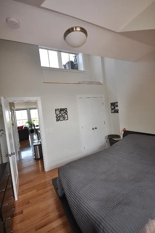 Building Photo - 658 Massachusetts Ave #6