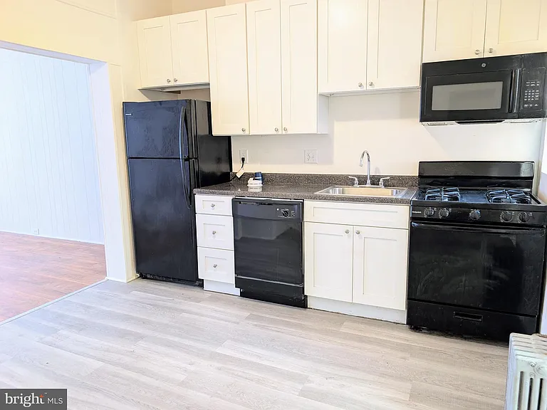 509 Snyder Ave — Photo 5