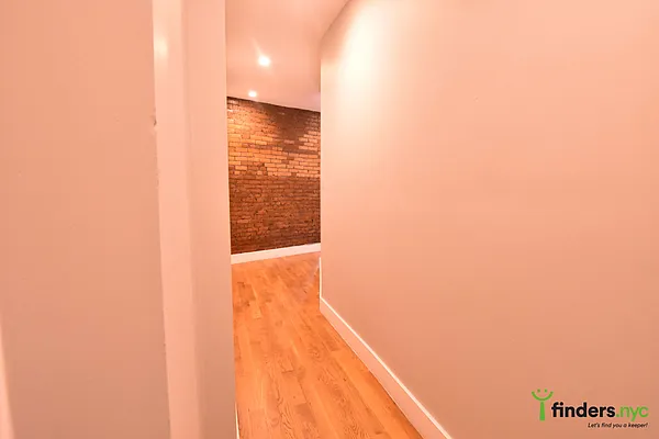 Rented by Clove Realty LLC | media 20