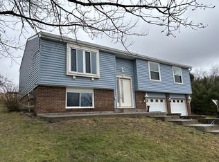 500 Meade Dr, Coraopolis, PA 15108