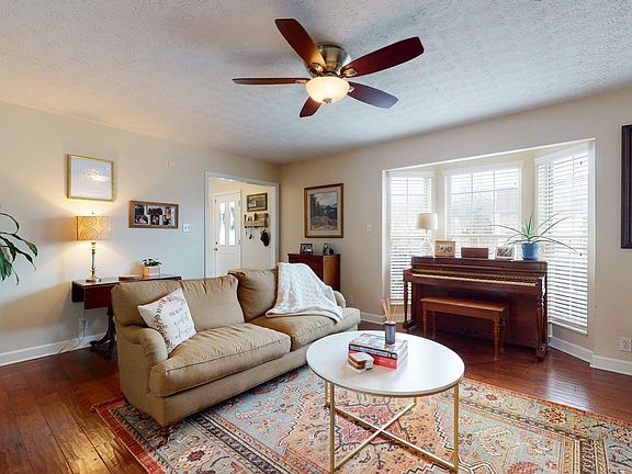 4th image of 516 Bushwood Dr
