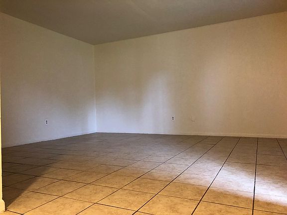 3rd image of 500 E House St APT 2