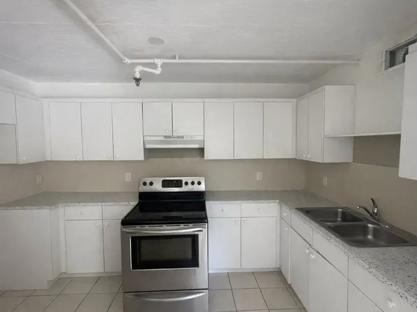 17050 NW 55th Ave #8, Opa Locka, FL 33055