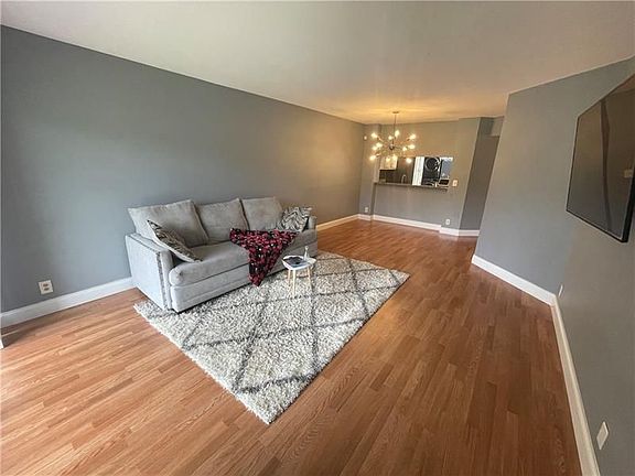 5th image of 5545 Courtyard Dr #5545