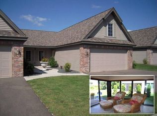 1906 Stone Crk, Hudson, WI 54016