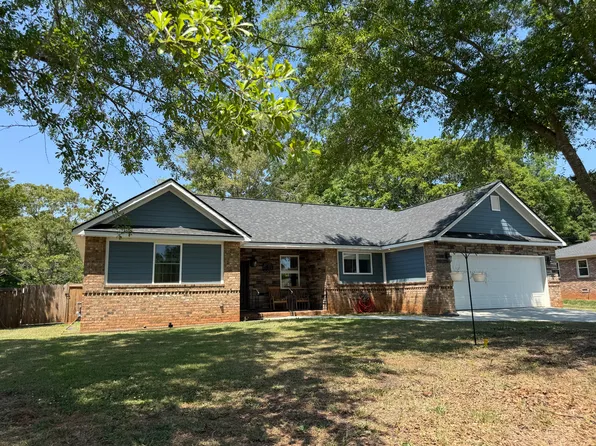 212 Doyle Dr, Seneca, SC 29678