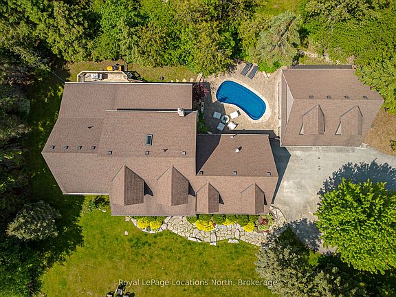 5th image of 13 Parkland Dr