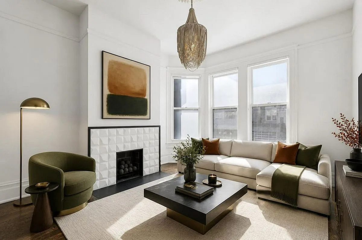 3 bed, 2.0 bath, 1347 sqft, $7,895 — Photo 2