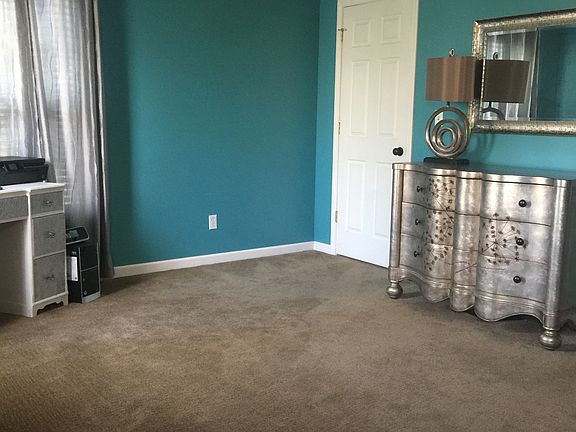 3rd image of 525 Castle Dr