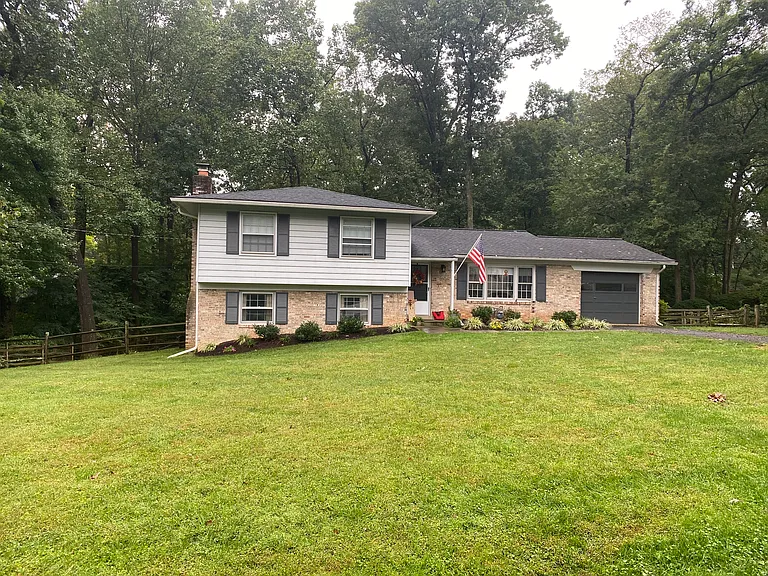 18033 Mill Creek Dr — Photo 1