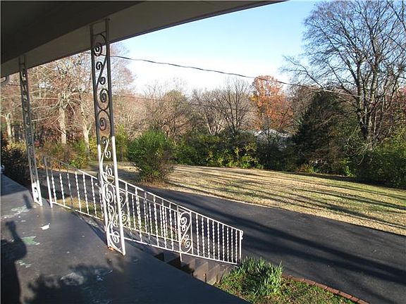 3rd image of 342 Jocelyn Hollow Cir