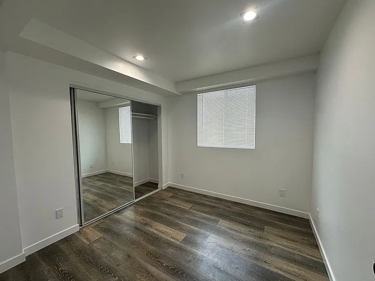 869 Glenway Dr — Photo 7