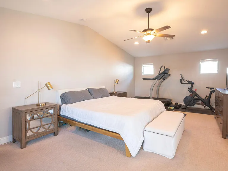 2511 N 85th Pl — Photo 9