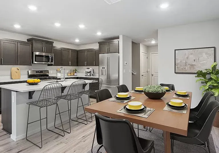 4021 Village Center Dr SE — Photo 2