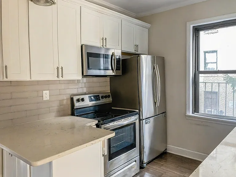21-27 33rd St #2 — Photo 3