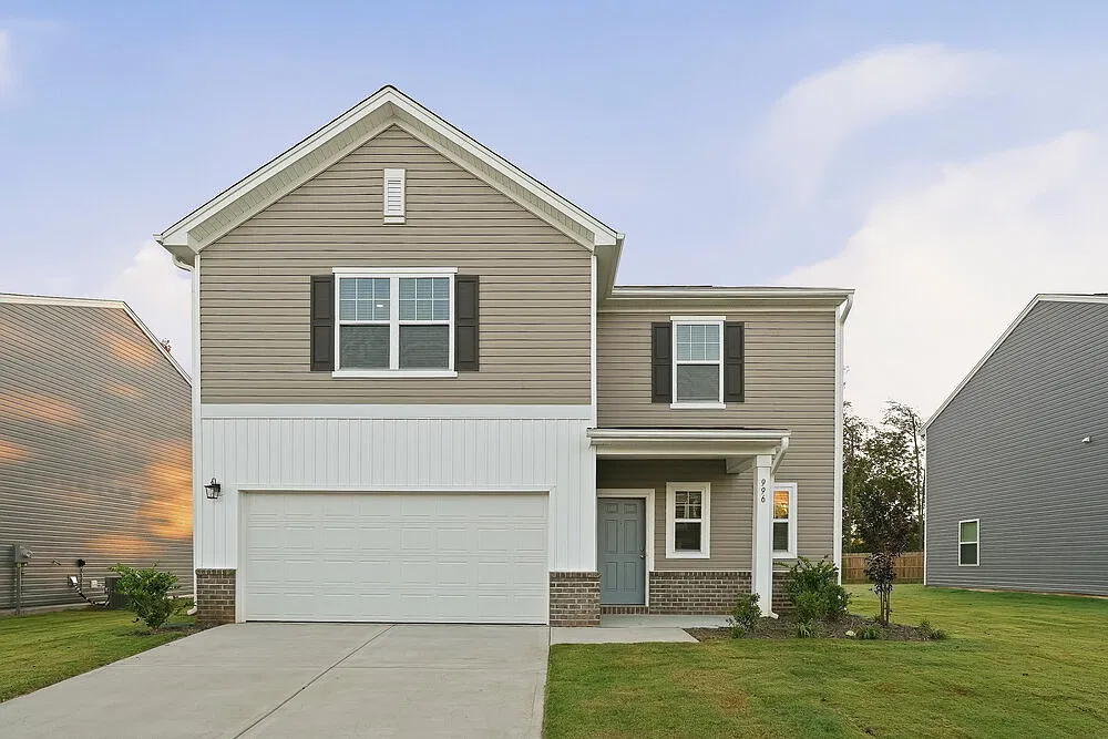 4 bed, 2.5 bath, 1801 sqft, $2,090 — Photo 1