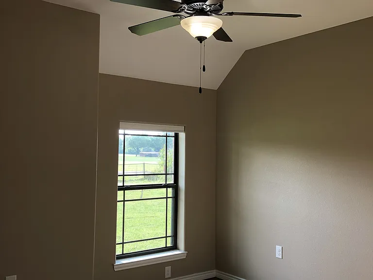 102 Elkhorn Dr — Photo 10