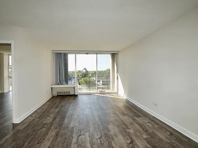 1 bed, 800 sqft, $1,550 — Photo 2
