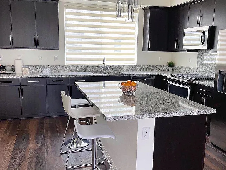 172 Unity St — Photo 3