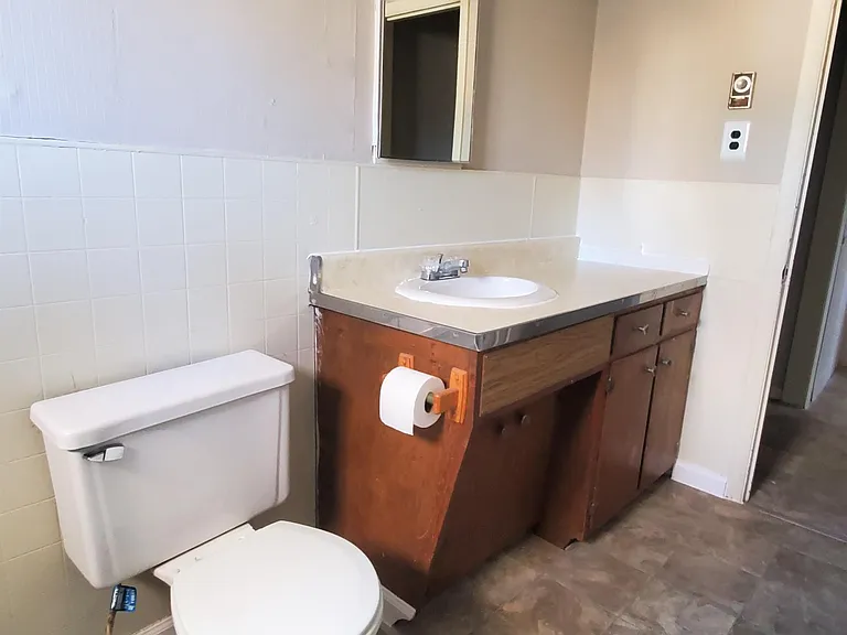 1030 Thornton Ave — Photo 16