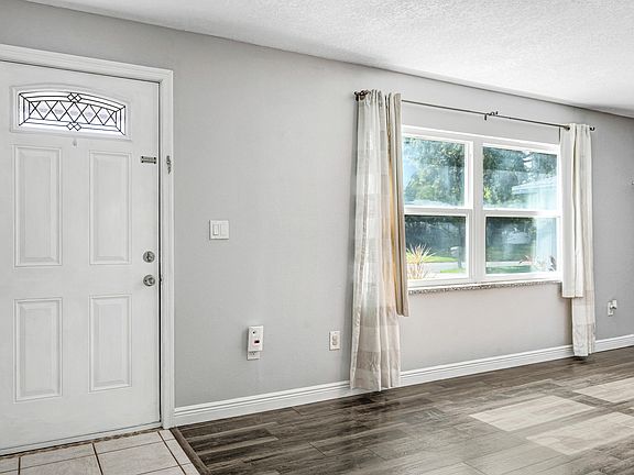 4th image of 1340 Pollyanna Dr