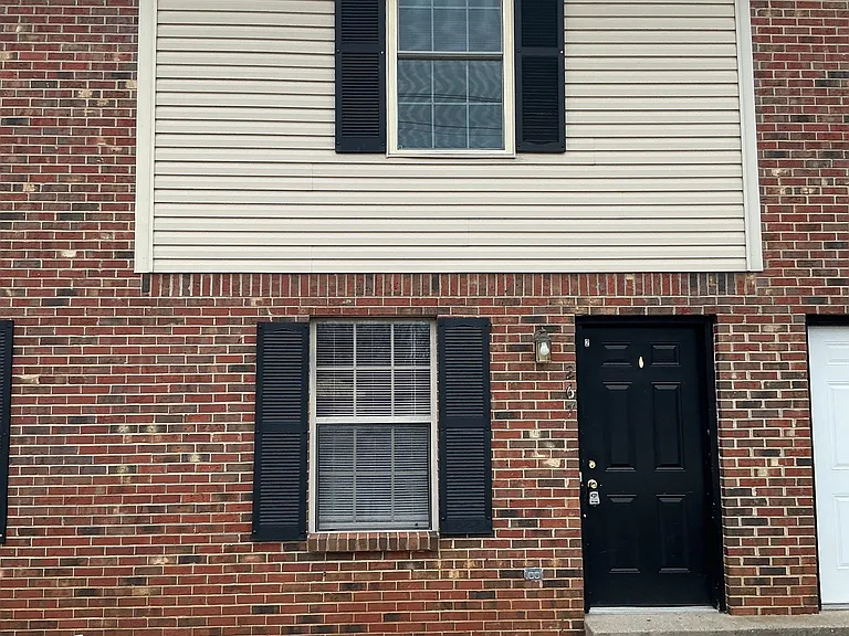 293 Stateline Rd — Photo 2