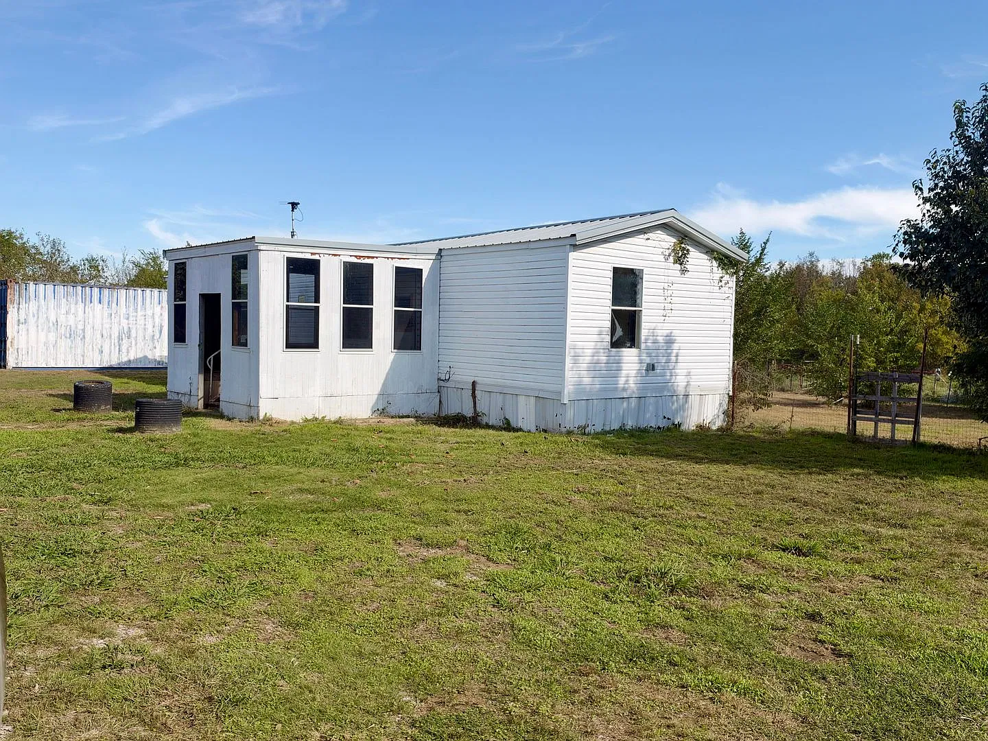 3-Bedroom, 2-Bath Home on Acreage — Photo 1