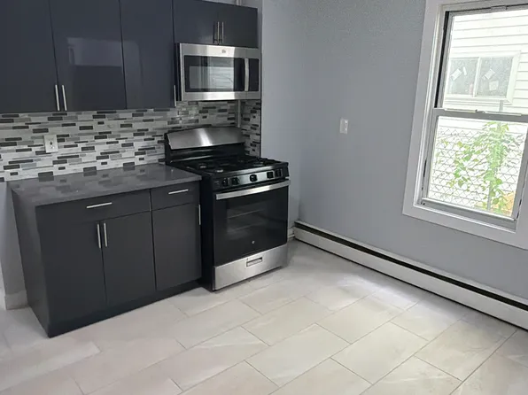 748 Maple St, Bridgeport, CT
