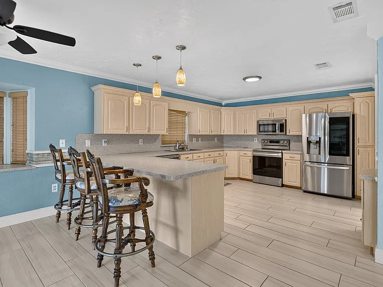 414 Somerset Dr — Photo 4