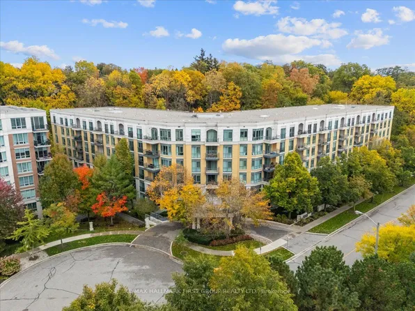 11 William Carson Cres #117, Toronto, ON M2P 2G1