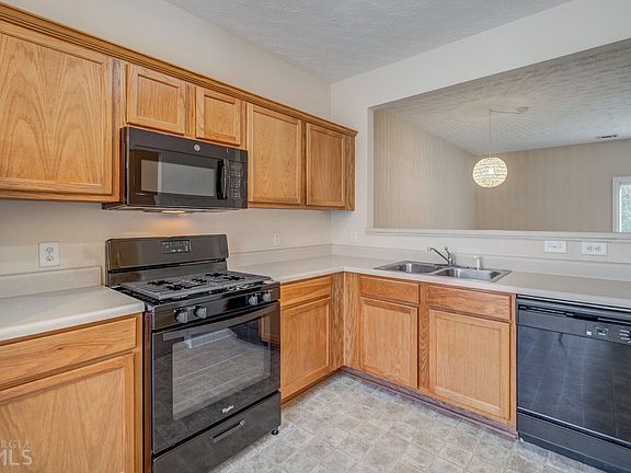 2nd image of 143 Pearl Chambers Dr #143