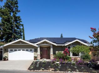 1220 Sandalwood Ln, Los Altos, CA 94024