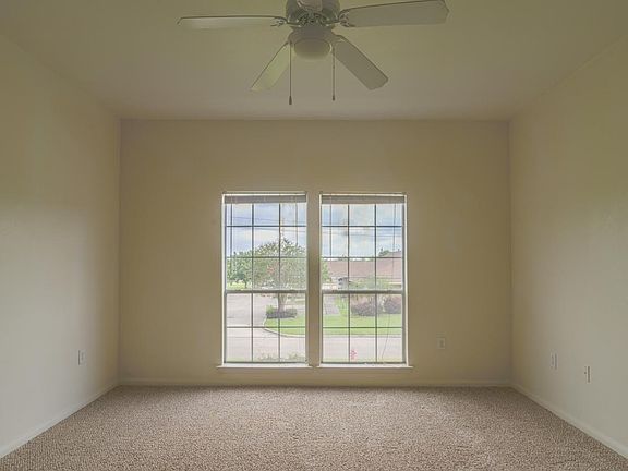4th image of 1017 Birdsong St #567345b4b