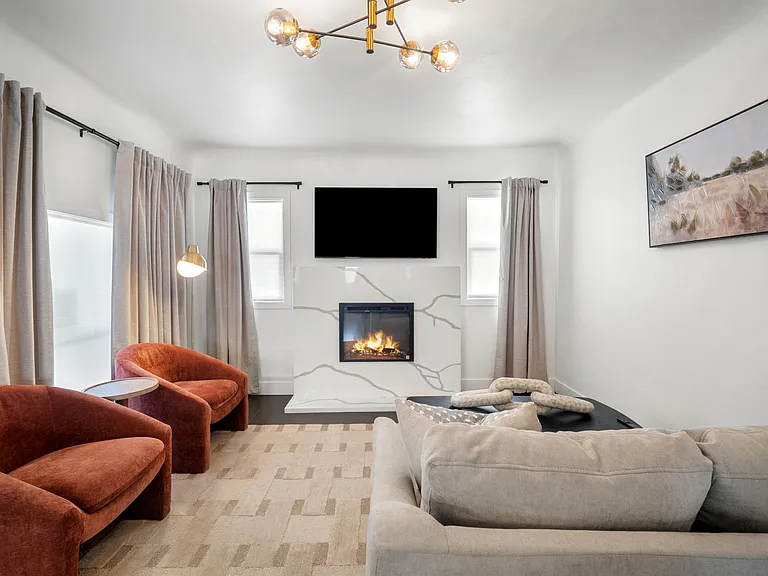 7410 S Hobart Blvd — Photo 12