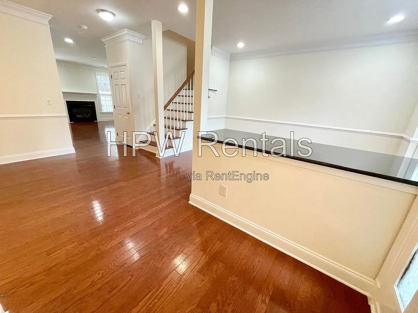 3 bed, 2.5 bath, 2532 sqft, $2,400 — Photo 4