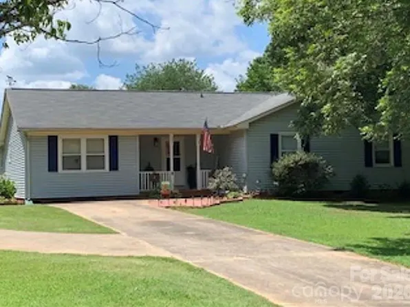 305 Hickory Ln, Salisbury, NC 28147