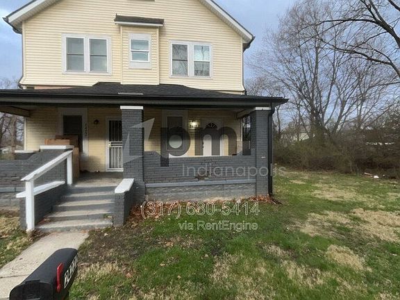 2nd image of 2422 E Adams St #2