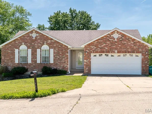 1383 Oakridge Estates Dr, Saint Clair, MO 63077