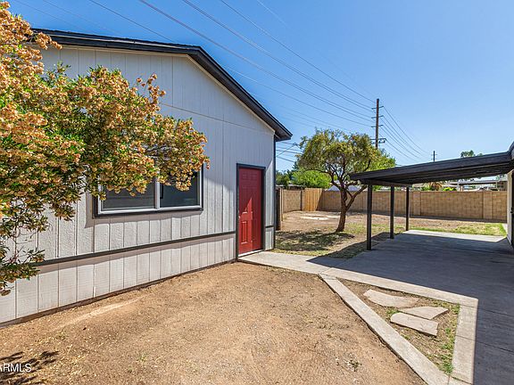 2nd image of 2426 W DIANA Avenue