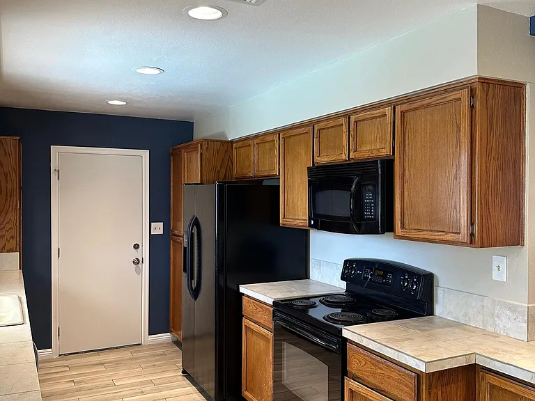 1249 E La Jolla Dr #0 — Photo 4
